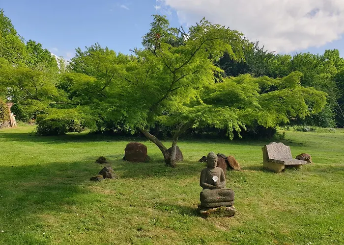 Le Jardin Chuchotant *